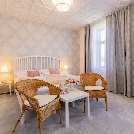 Hotel Amadeus Ceske Budejovice Bagian luar foto