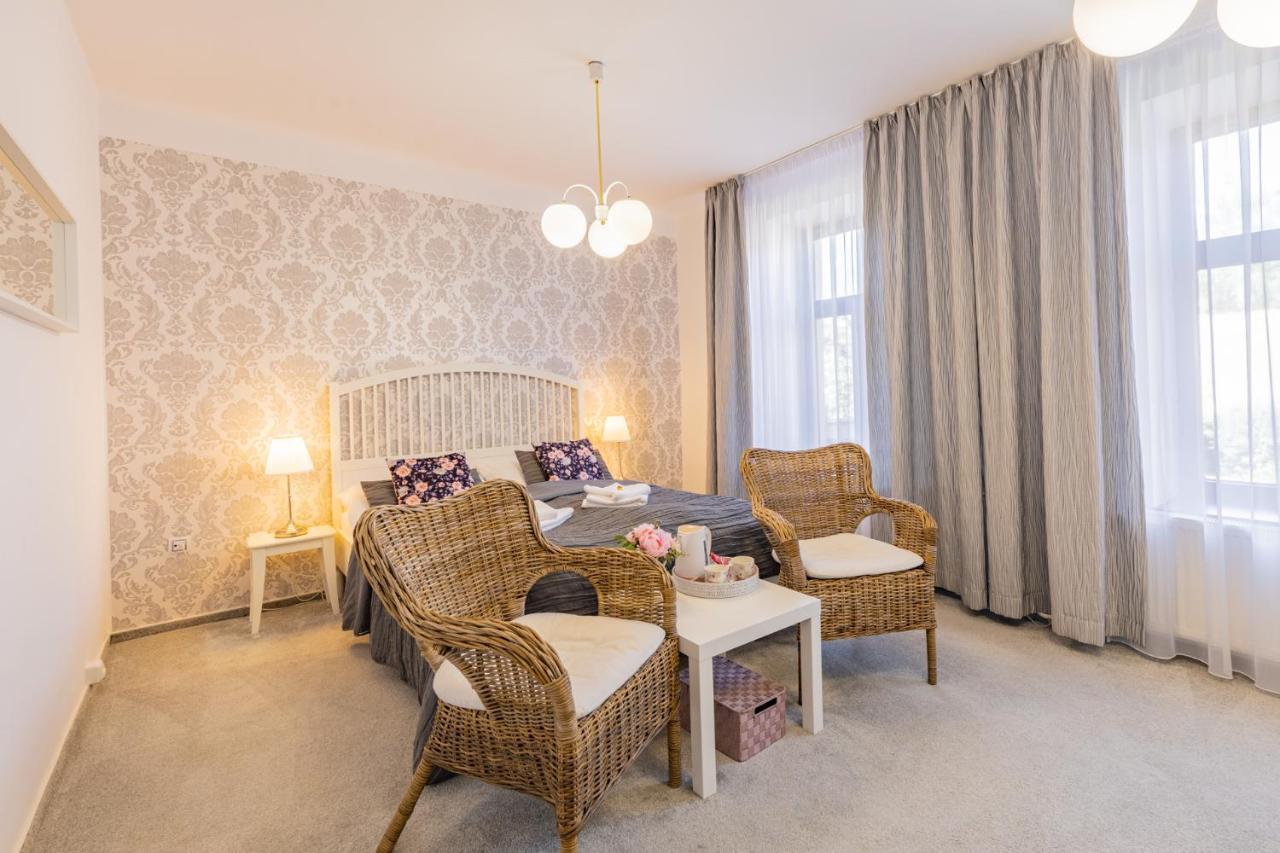 Hotel Amadeus Ceske Budejovice Bagian luar foto