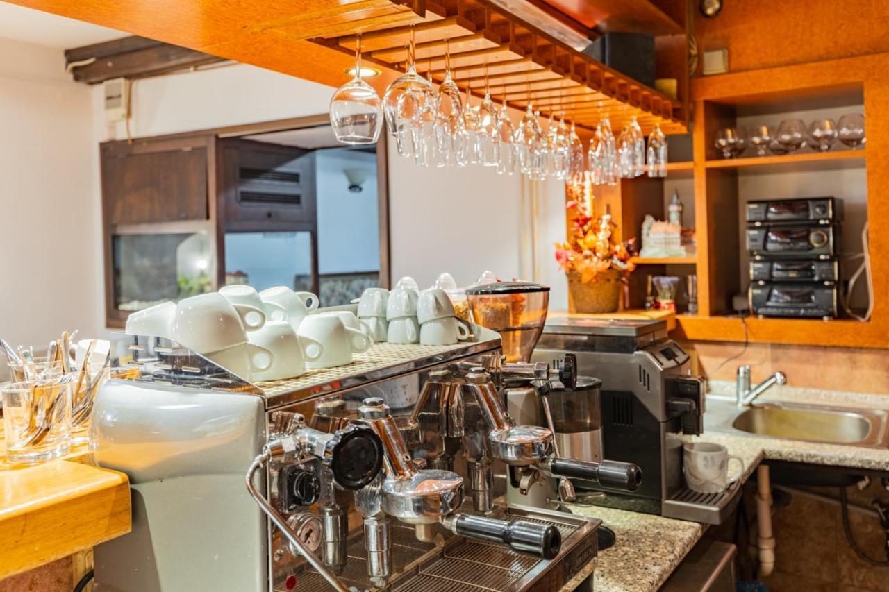 Hotel Amadeus Ceske Budejovice Bagian luar foto