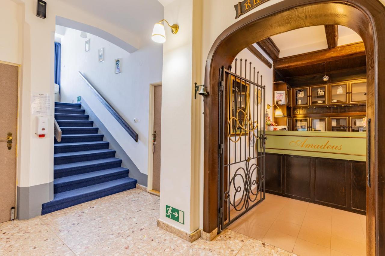 Hotel Amadeus Ceske Budejovice Bagian luar foto