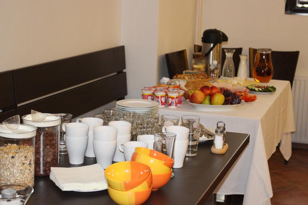 Hotel Amadeus Ceske Budejovice Bagian luar foto