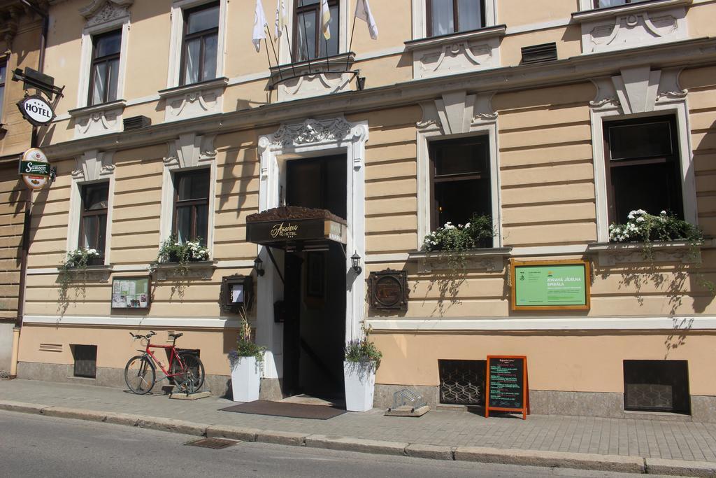 Hotel Amadeus Ceske Budejovice Bagian luar foto