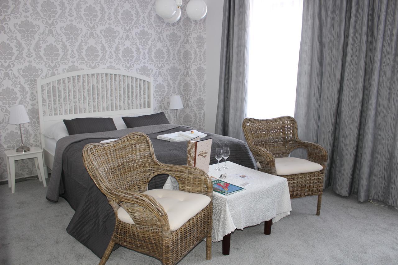Hotel Amadeus Ceske Budejovice Bagian luar foto