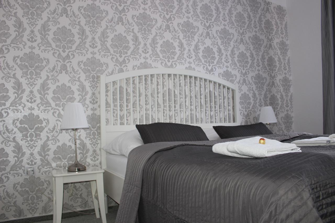 Hotel Amadeus Ceske Budejovice Bagian luar foto