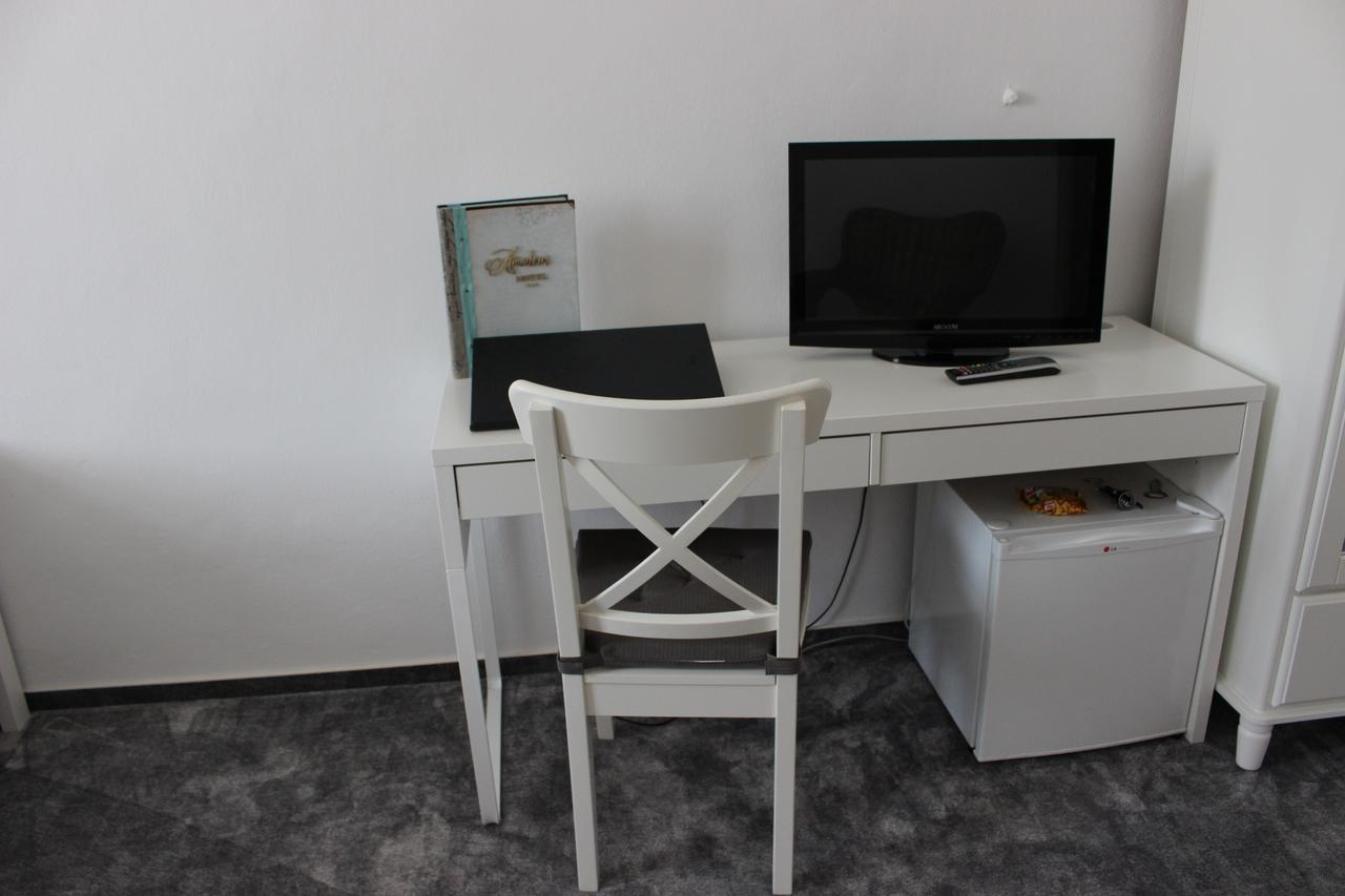 Hotel Amadeus Ceske Budejovice Bagian luar foto