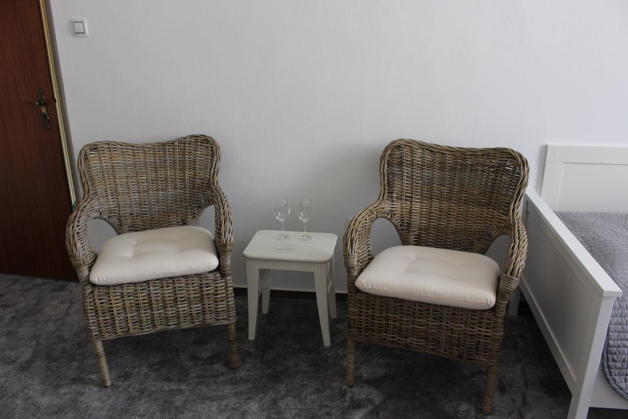 Hotel Amadeus Ceske Budejovice Bagian luar foto